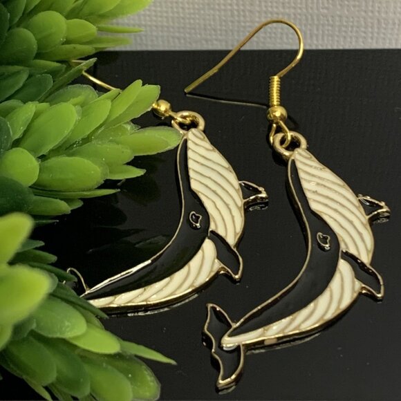 Whale Earring, Gift Idea, Silly Animal Earring, Whale Jewelry, Nautical Earring - Picture 1 of 4